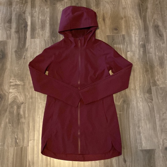 lululemon athletica Jackets & Blazers - Women’s Lululemon RepelShell Rain Jacket